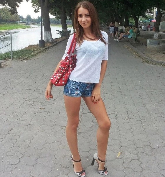 Pracownica Restauracji Z Ukrainy Fantazjuje O Towarzysza