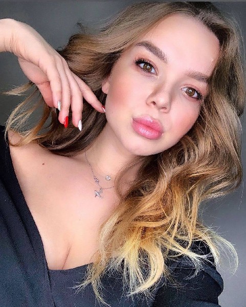 Karolina 23l Pozna Doświadczonego Mężczyznę