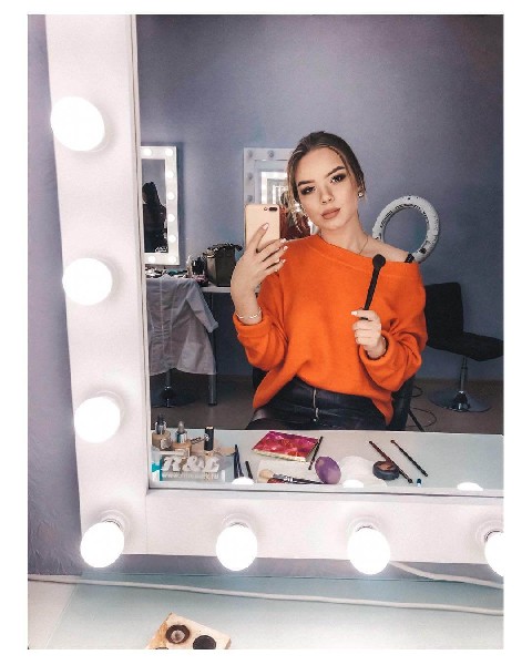 23l Młoda Kobieta Chce Znaleźć Doświadczonego