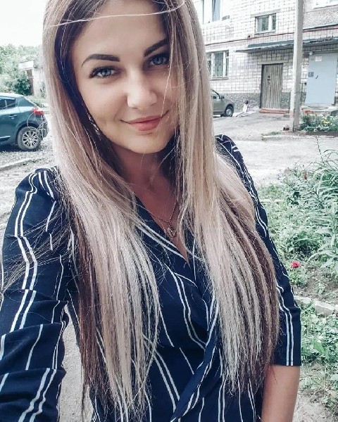 Faceta Do Spotkań Poszukuje Sobie Emigrantka Pochodząca Z Ukrainy Mieszkająca W Polsce