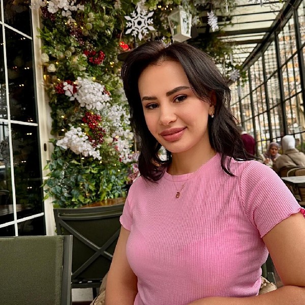 Kobieta 29 Lat Pozna Partnera Do Płomiennych Wędrówek