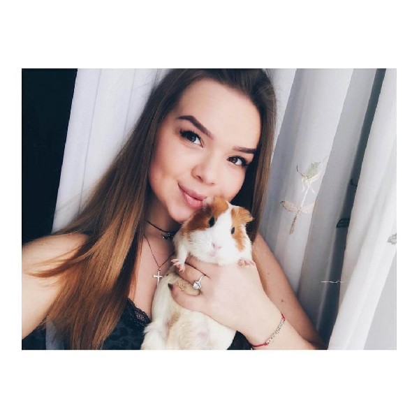 23l Młoda Dziewczyna Chce Znaleźć Mężczyznę