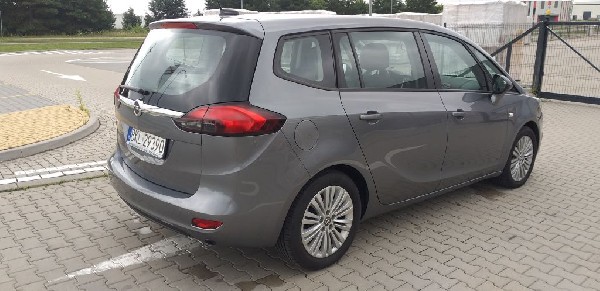Sprzedam Prywatnie Opel Zafira 2018  Benzyna + Lpg   Przebieg 26 Tys Km  2