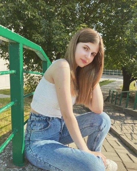 Przyciągają Mnie Starsi Ode Mnie Mężczyźni, Chociaż Jestem Jedynie 21-letnią Laską