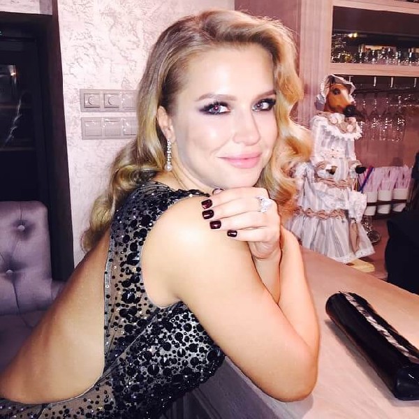 Chętna Na Ekscytujące Plany