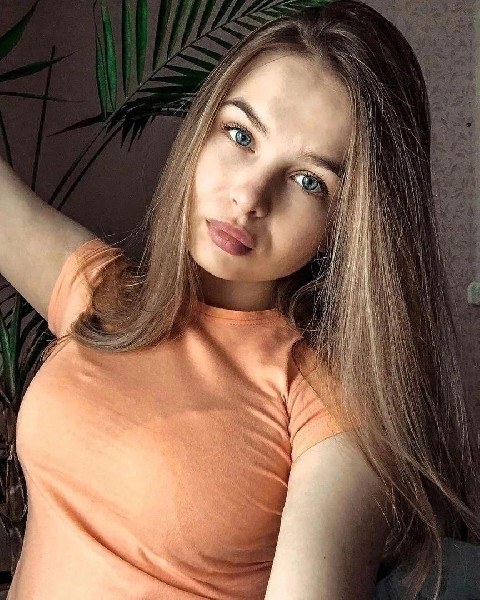 Jestem Młodą Kobietą Poszukującą Starszego Od Siebie Mężczyzny