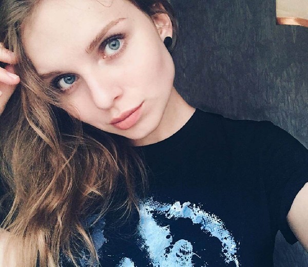 Jestem Młoda I Szukam Kumpla