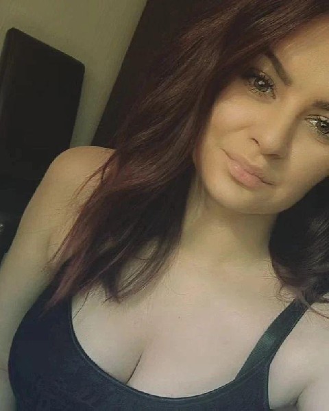 Wolna I Dojrzała Kobieta Pożąda Ekscytacji