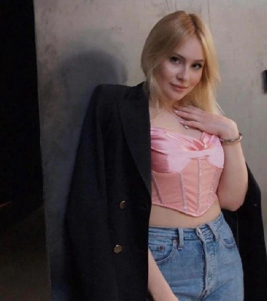 Przyciągają Mnie Starsi Mężczyźni Chociaż Mam Zaledwie 21 Wiosen