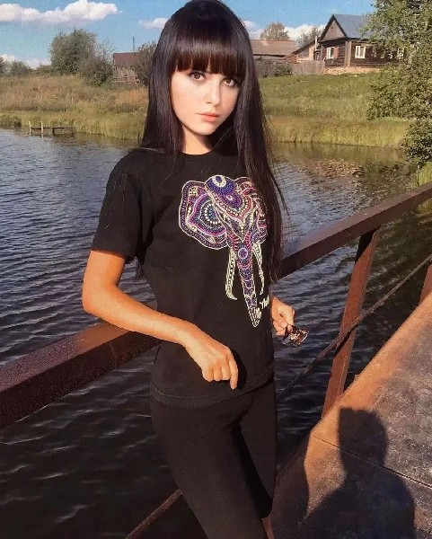 Szukasz Prawdziwej Nimfomanki? Sprawdź Stronkę Dla Osób Takich Jak Ty