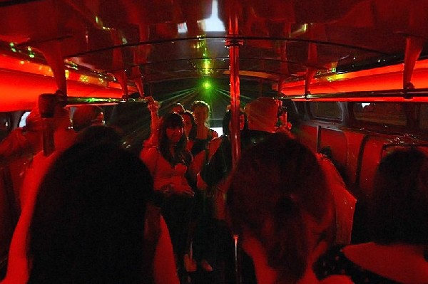 Imprezowy Autobus Na Wieczór Kawalerski I Panieński 4
