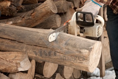 Cięcie Drewna Opałowego, Wrzucanie Węgla , Prace Ogrodowe , Drobne Remonty. 2