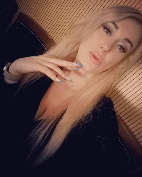 Zapracowana 30-stka Poszukuje Eleganckiego Do Spędzania Czasu Razem