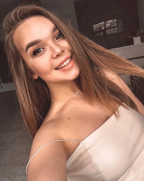 23l Młoda Kobieta Poszukuje Pana